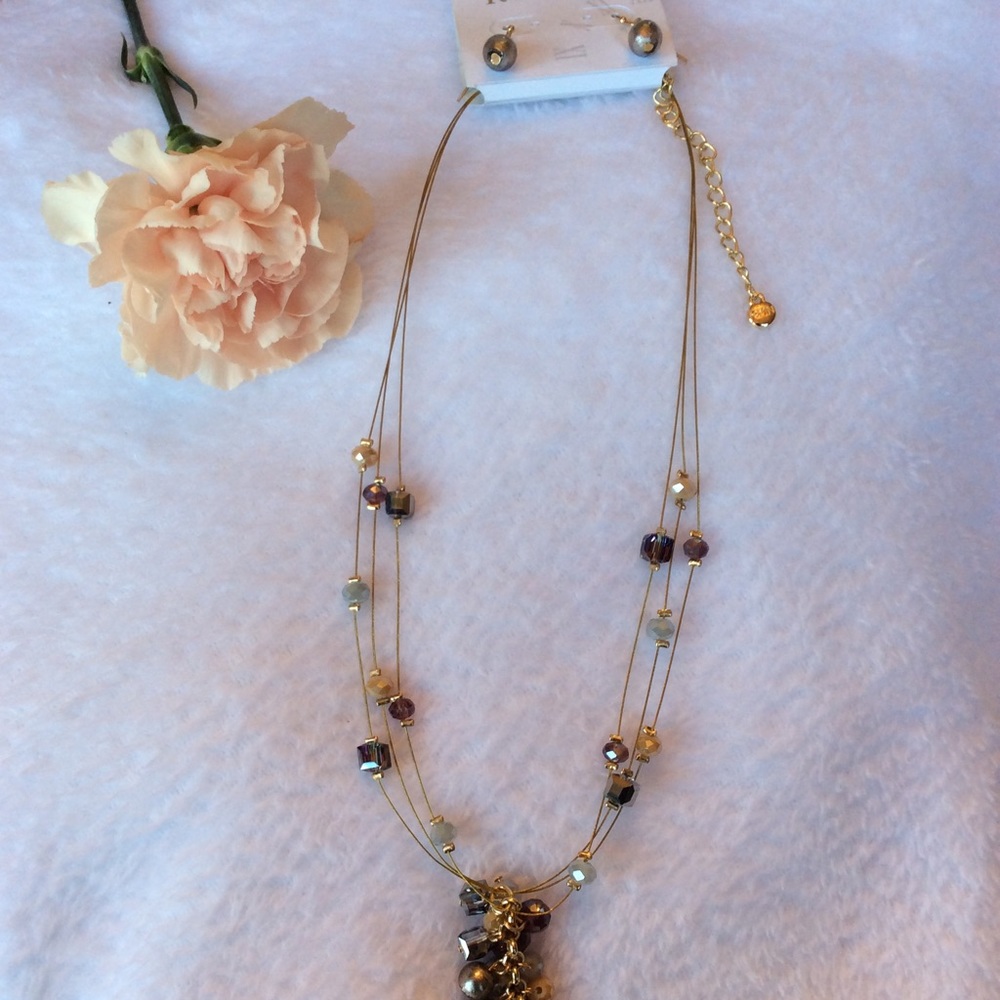 Beautiful set necklace and earrings